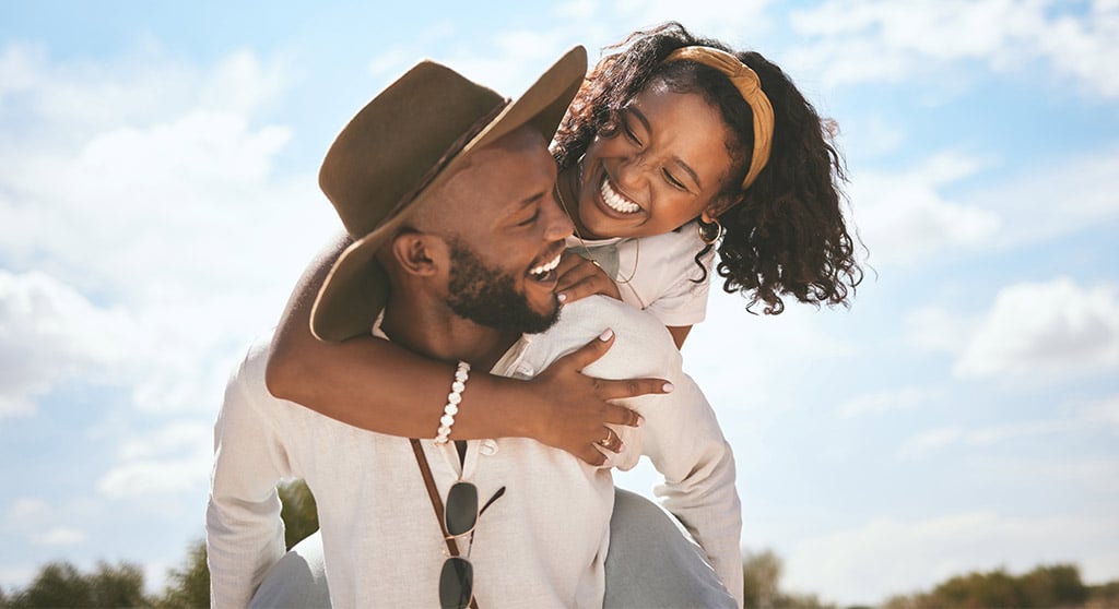 MoneyMarket_Couple
